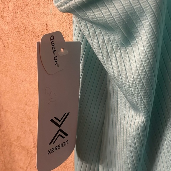 Xersion Womens Rib Scoop Neck Sleeveless Tank Top Size Medium NWT - Picture 5 of 9